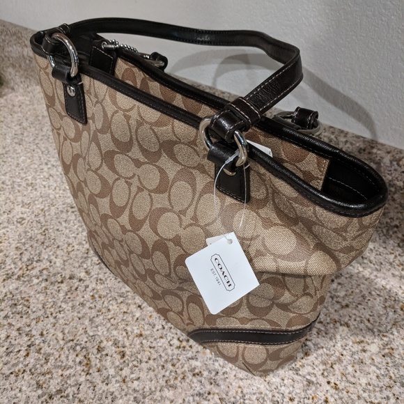 Coach purse - Picture 2 of 4